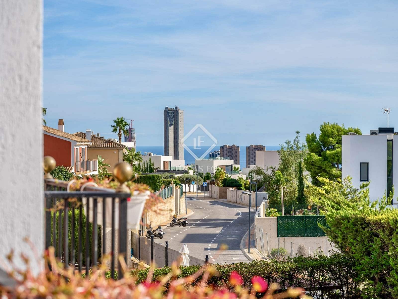 4 soveværelse Villa til salg i Finestrat med swimmingpool garage - € 1.050.000 (Ref: 9354514)