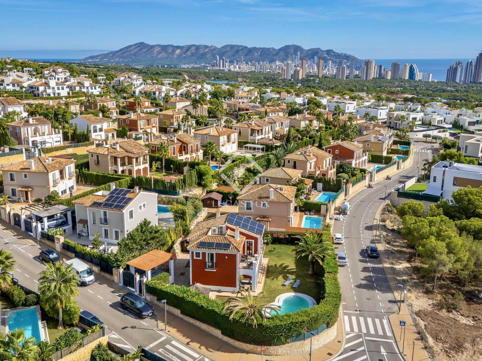 4 soveværelse Villa til salg i Finestrat med swimmingpool garage - € 1.050.000 (Ref: 9354514)