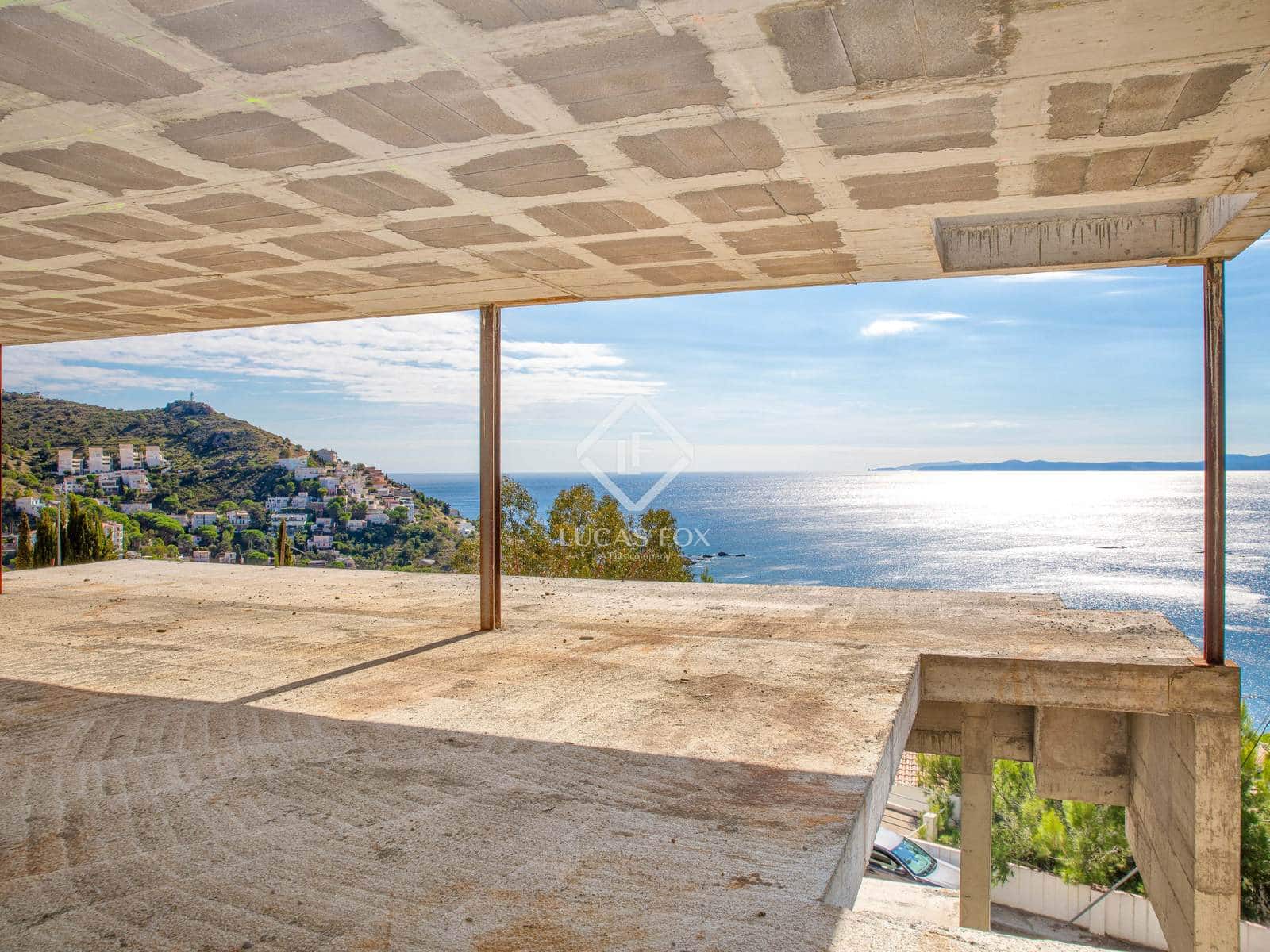 4 slaapkamer Villa te koop in Roses met zwembad garage - € 1.045.000 (Ref: 9357478)