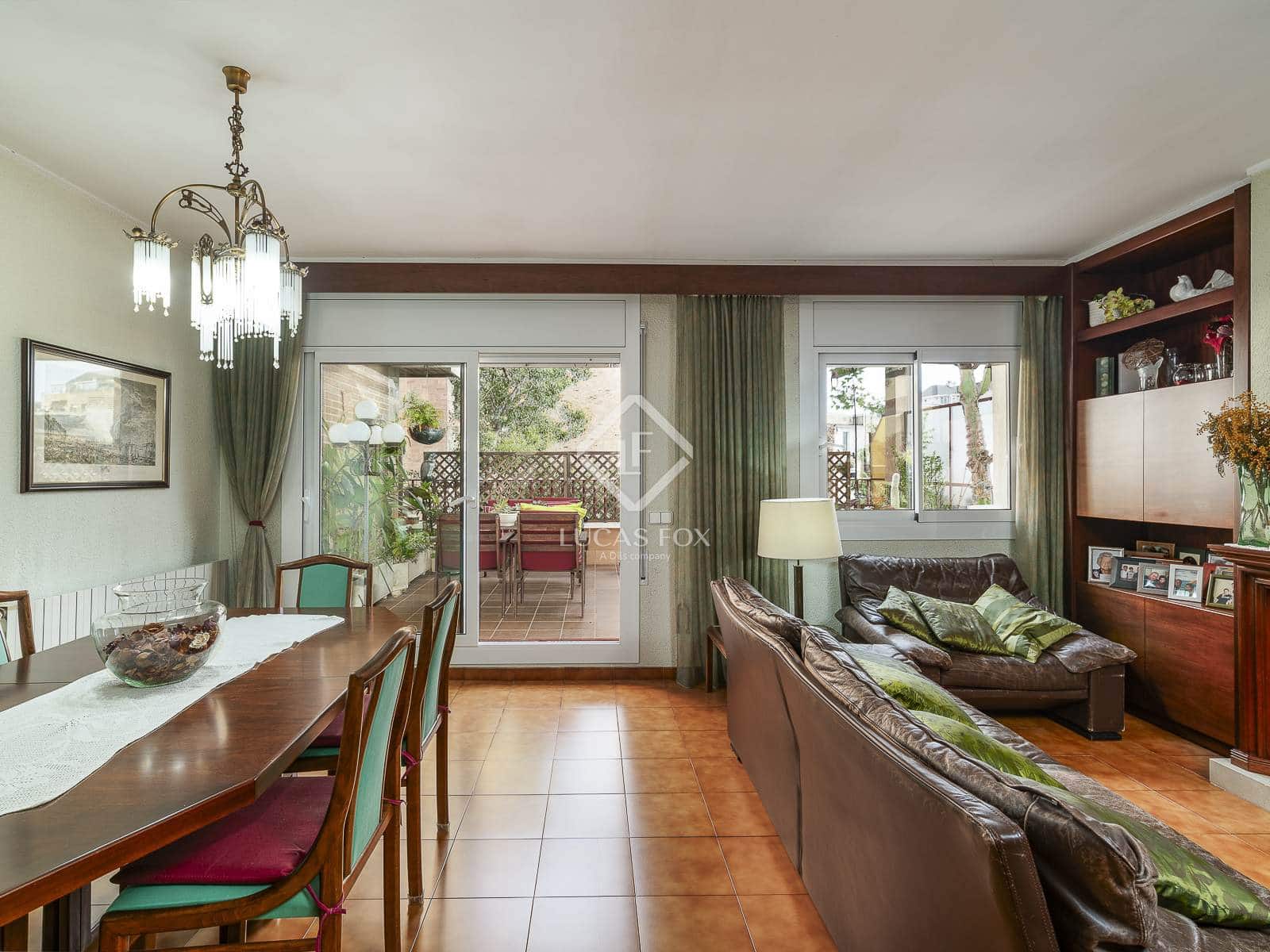 5 soverom Penthouse til salgs i Barcelona by med garasje - € 660 000 (Ref: 9357479)