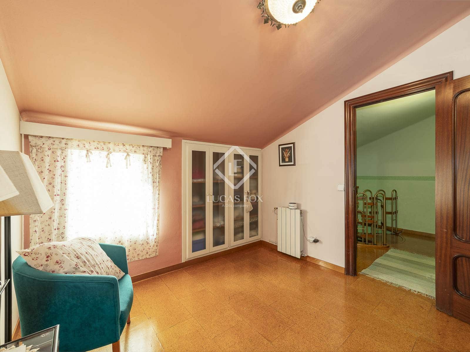 5 soverom Penthouse til salgs i Barcelona by med garasje - € 660 000 (Ref: 9357479)