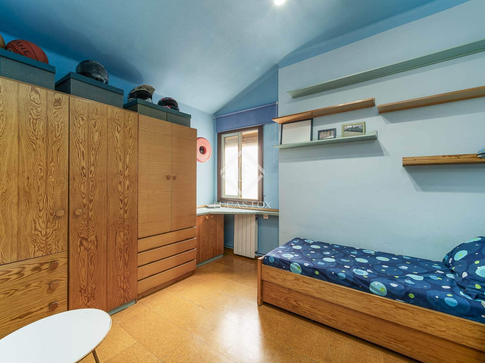 5 soverom Penthouse til salgs i Barcelona by med garasje - € 660 000 (Ref: 9357479)