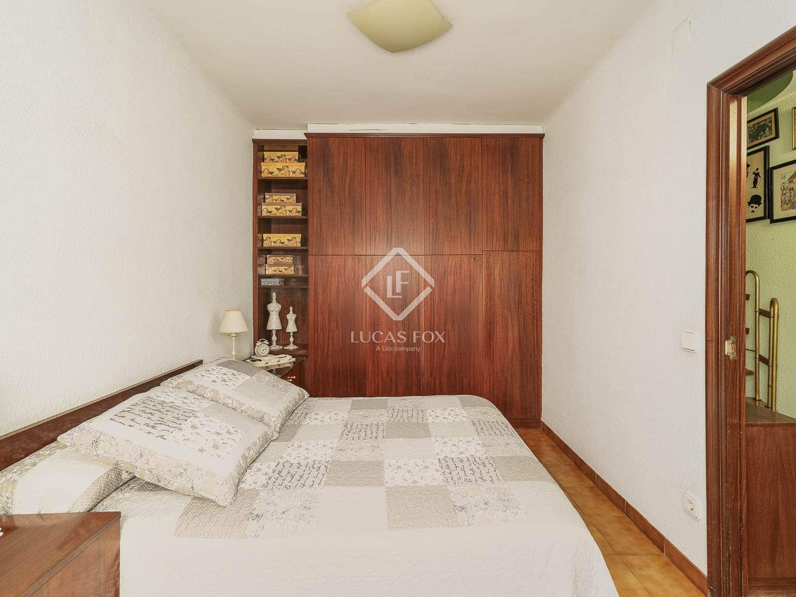 5 soverom Penthouse til salgs i Barcelona by med garasje - € 660 000 (Ref: 9357479)