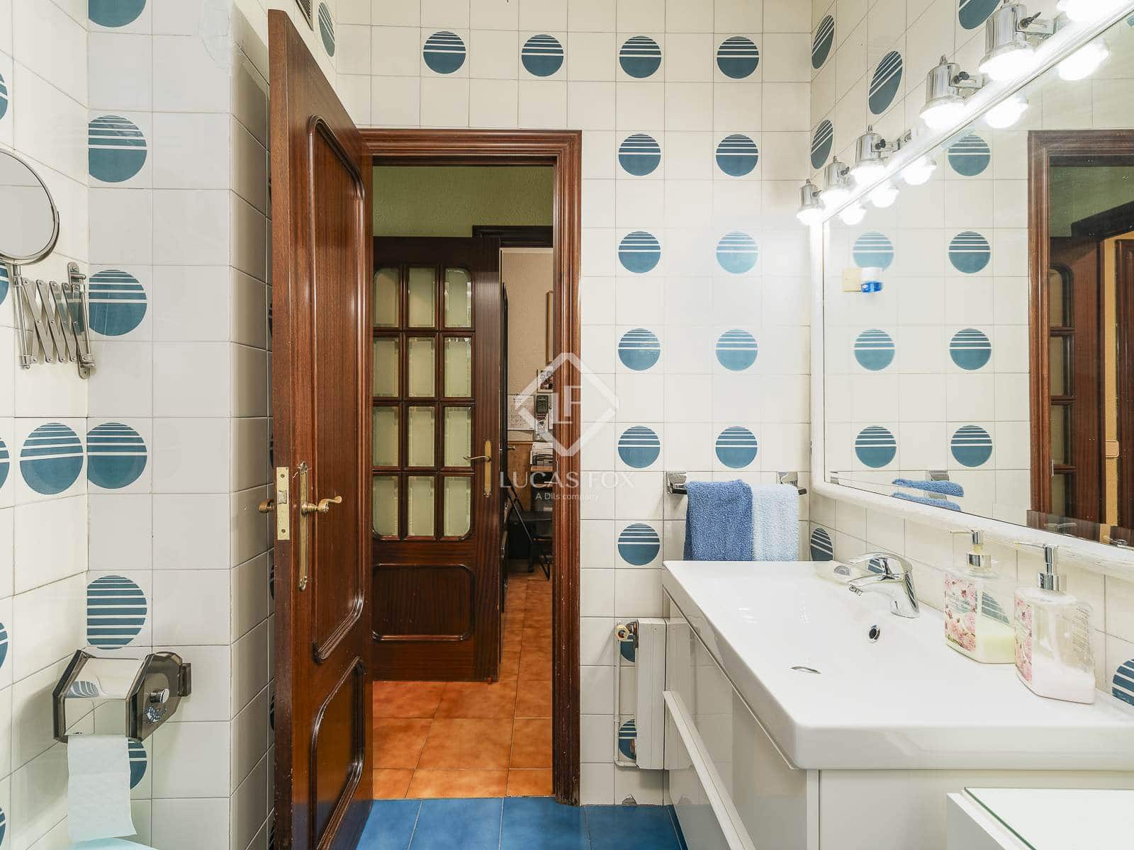 5 soverom Penthouse til salgs i Barcelona by med garasje - € 660 000 (Ref: 9357479)