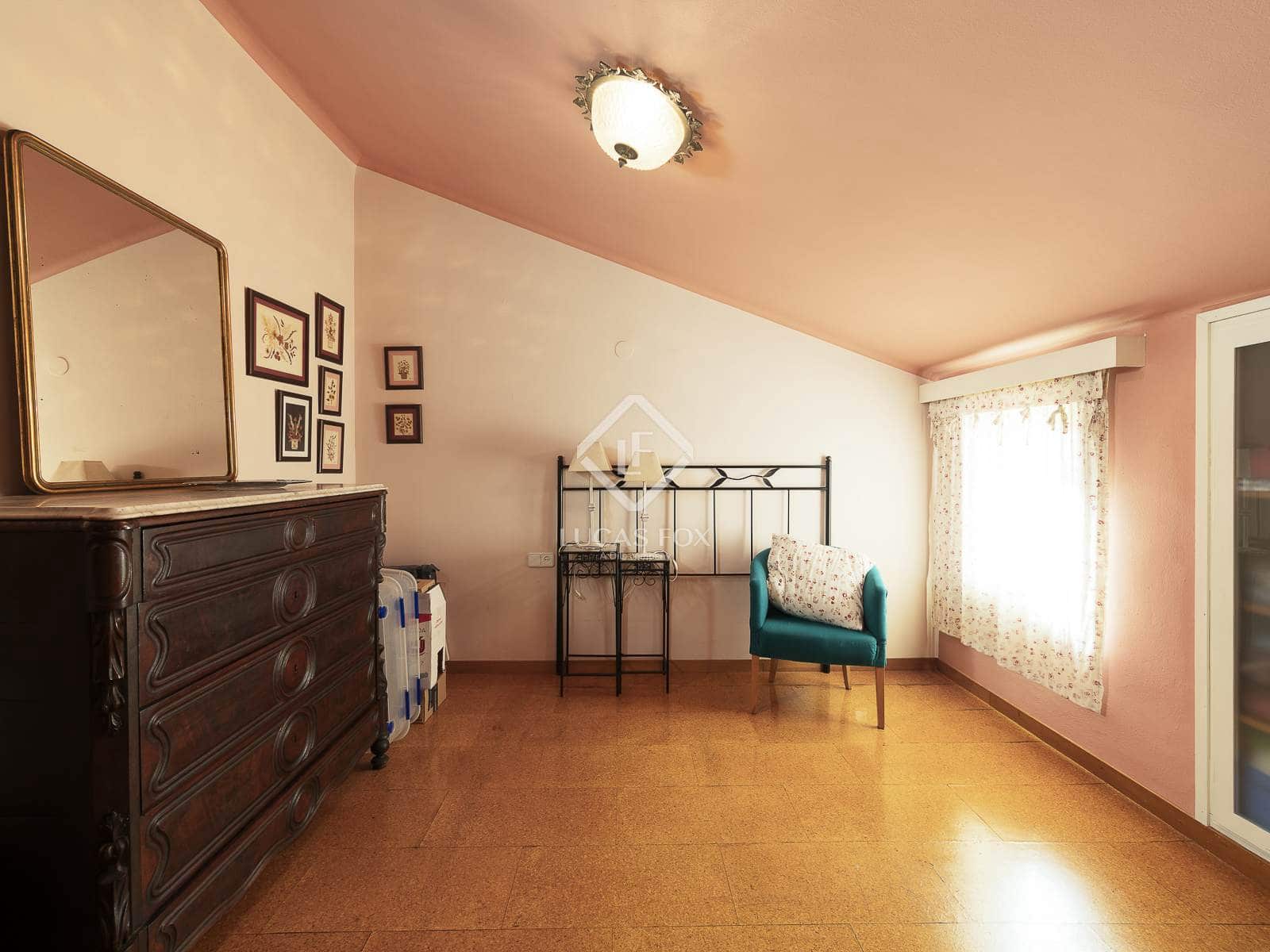 5 soverom Penthouse til salgs i Barcelona by med garasje - € 660 000 (Ref: 9357479)