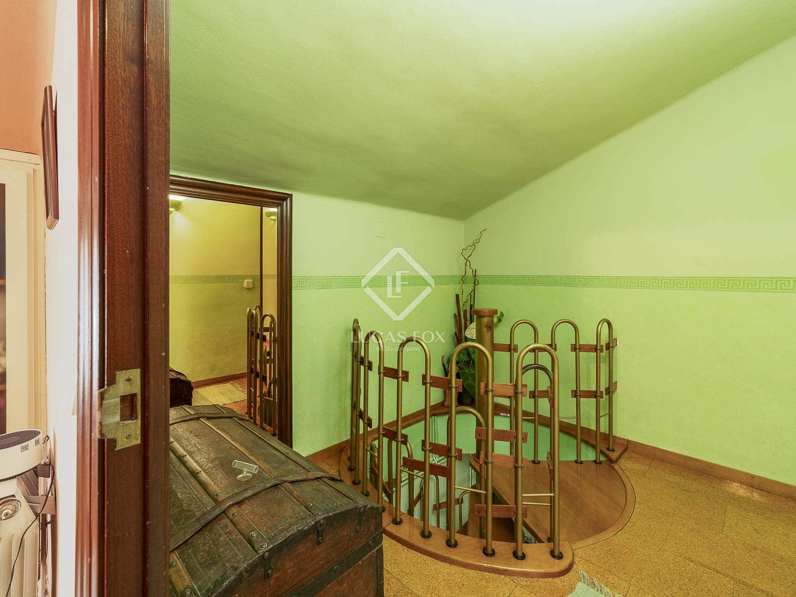 5 soverom Penthouse til salgs i Barcelona by med garasje - € 660 000 (Ref: 9357479)