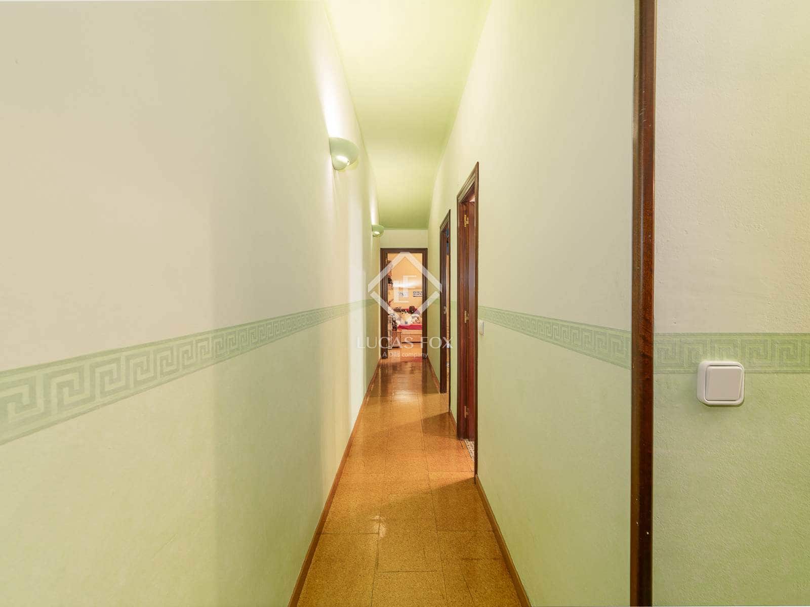 5 soverom Penthouse til salgs i Barcelona by med garasje - € 660 000 (Ref: 9357479)