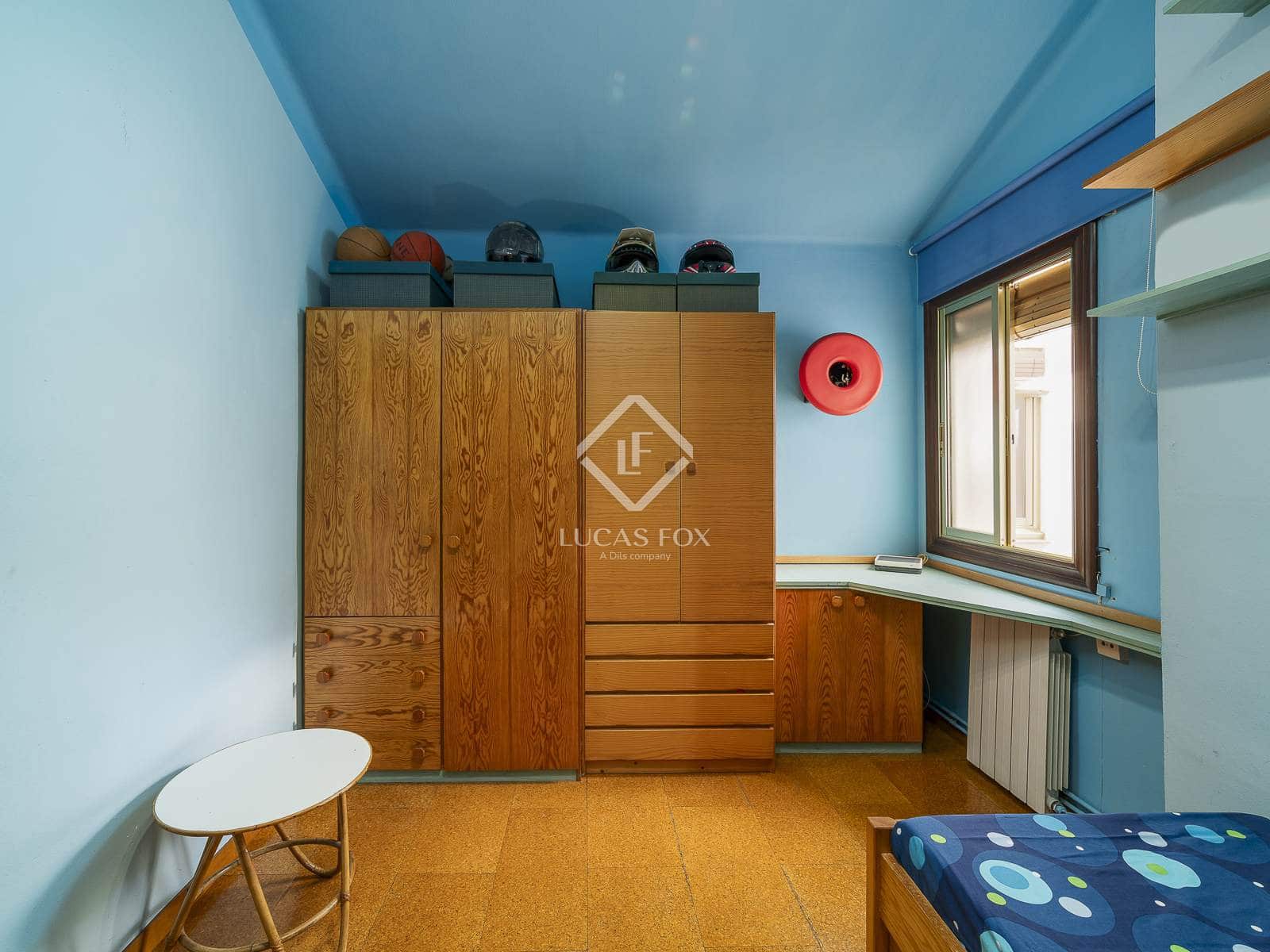 5 soverom Penthouse til salgs i Barcelona by med garasje - € 660 000 (Ref: 9357479)