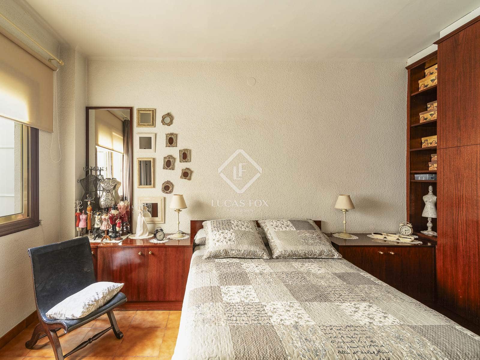 5 soverom Penthouse til salgs i Barcelona by med garasje - € 660 000 (Ref: 9357479)