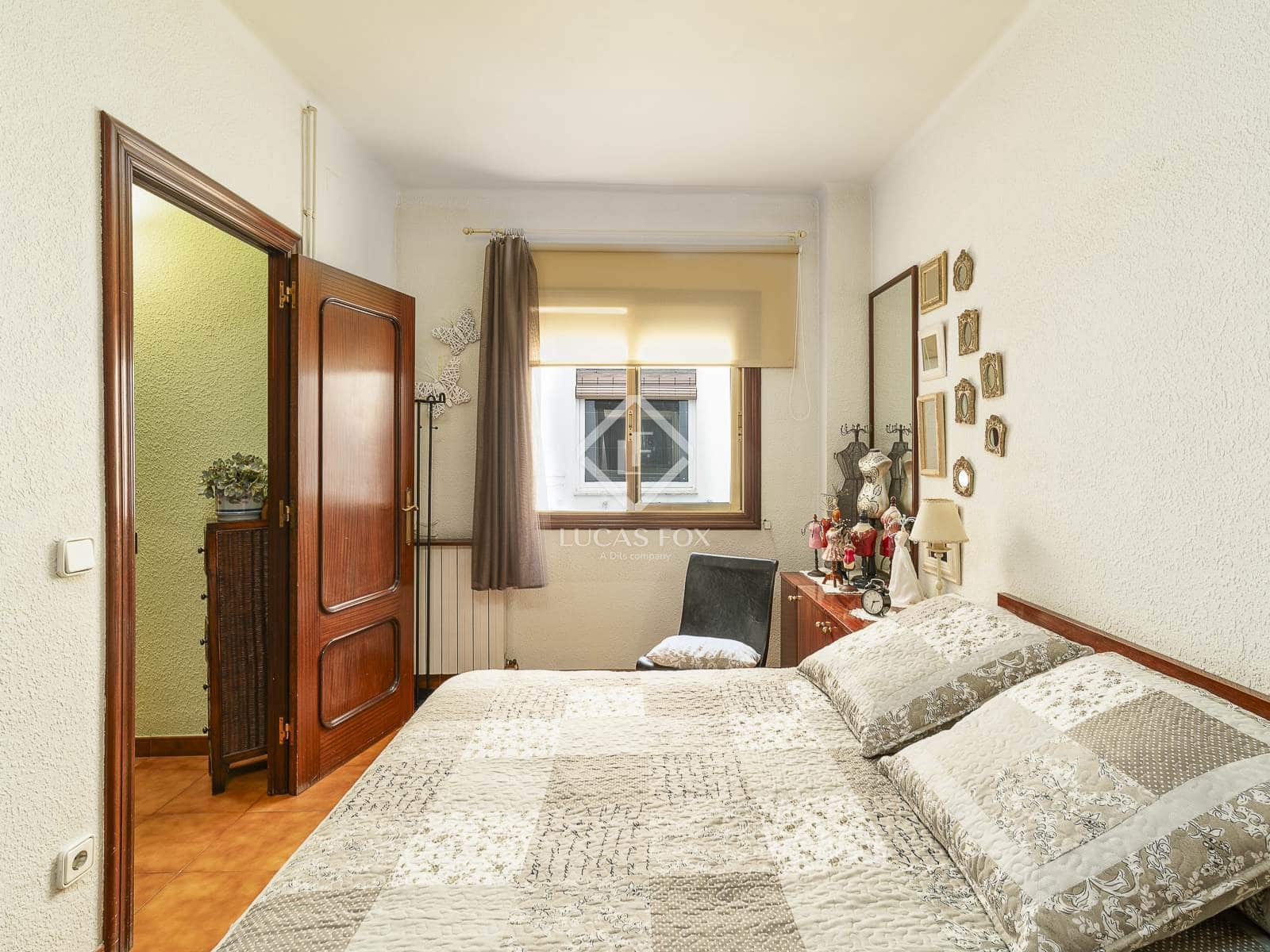 5 soverom Penthouse til salgs i Barcelona by med garasje - € 660 000 (Ref: 9357479)