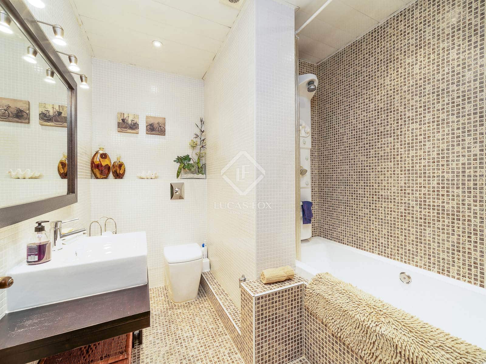 5 soverom Penthouse til salgs i Barcelona by med garasje - € 660 000 (Ref: 9357479)