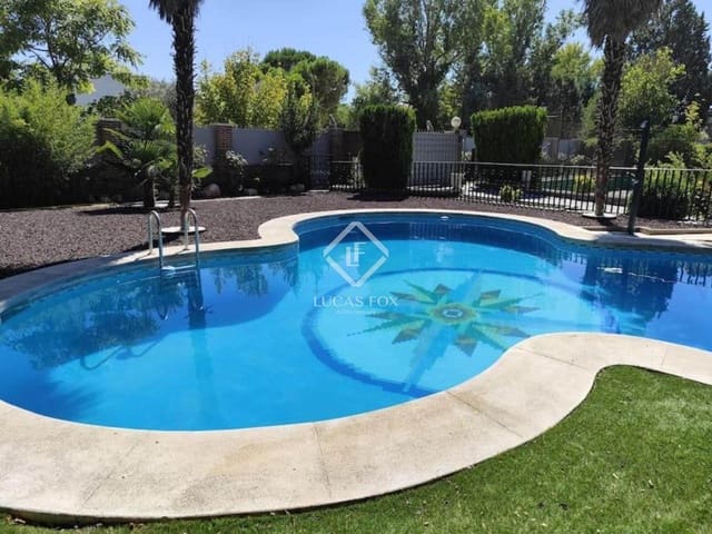 3 bedroom Villa for sale in Algete with pool garage - € 560,000 (Ref: 9357716)