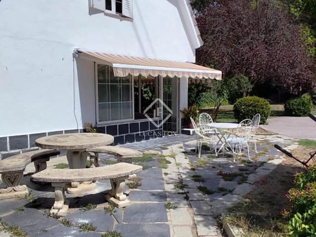 3 bedroom Villa for sale in Algete with pool garage - € 560,000 (Ref: 9357716)