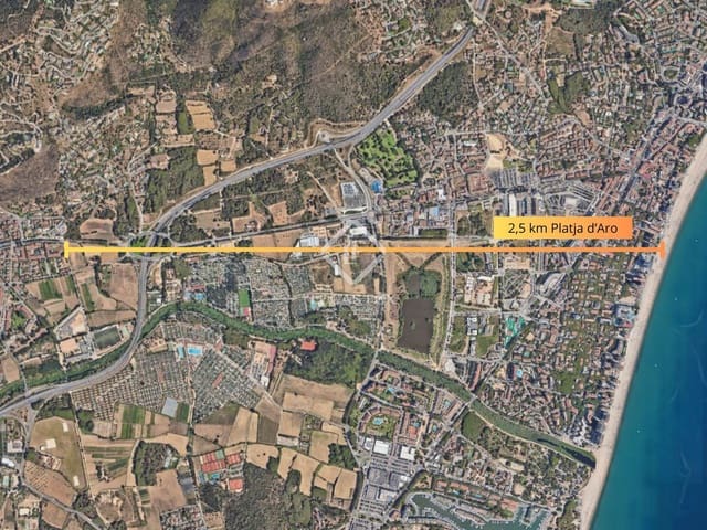 Apartamento de 3 habitaciones en Castell d'Aro, Castell-Platja d'Aro en venta con piscina garaje - 287.000 € (Ref: 9357717)