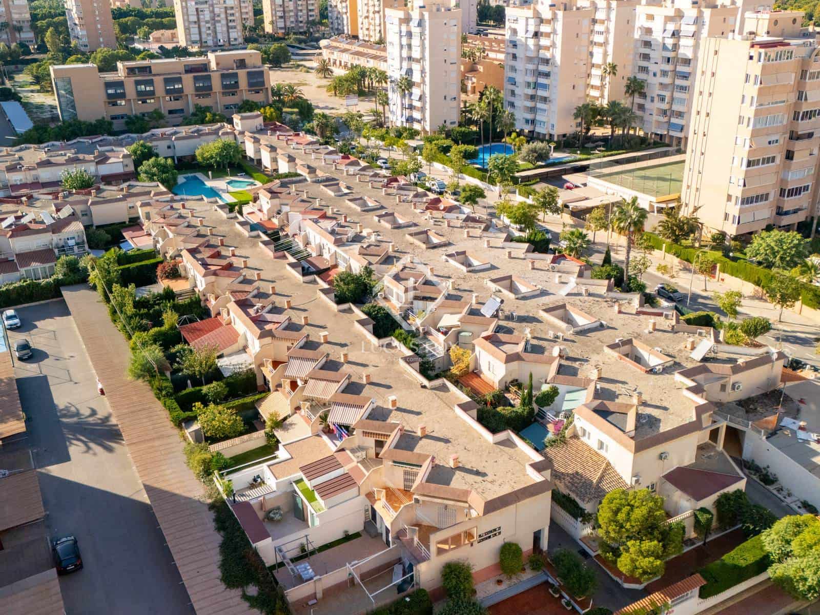 3 soveværelse Villa til salg i Alicante by med swimmingpool garage - € 490.000 (Ref: 9357845)