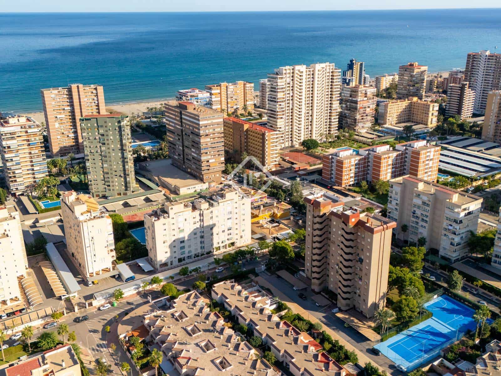 3 soveværelse Villa til salg i Alicante by med swimmingpool garage - € 490.000 (Ref: 9357845)