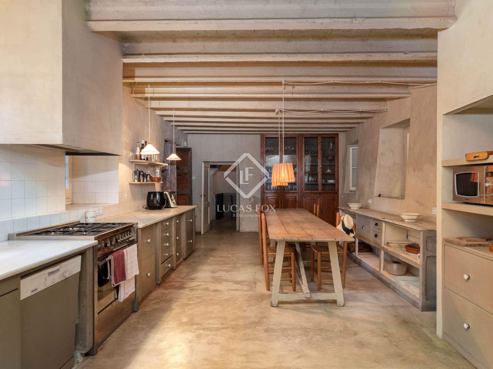 6 soveværelse Finca/Landehus til salg i Vilamacolum med swimmingpool - € 1.590.000 (Ref: 9360208)