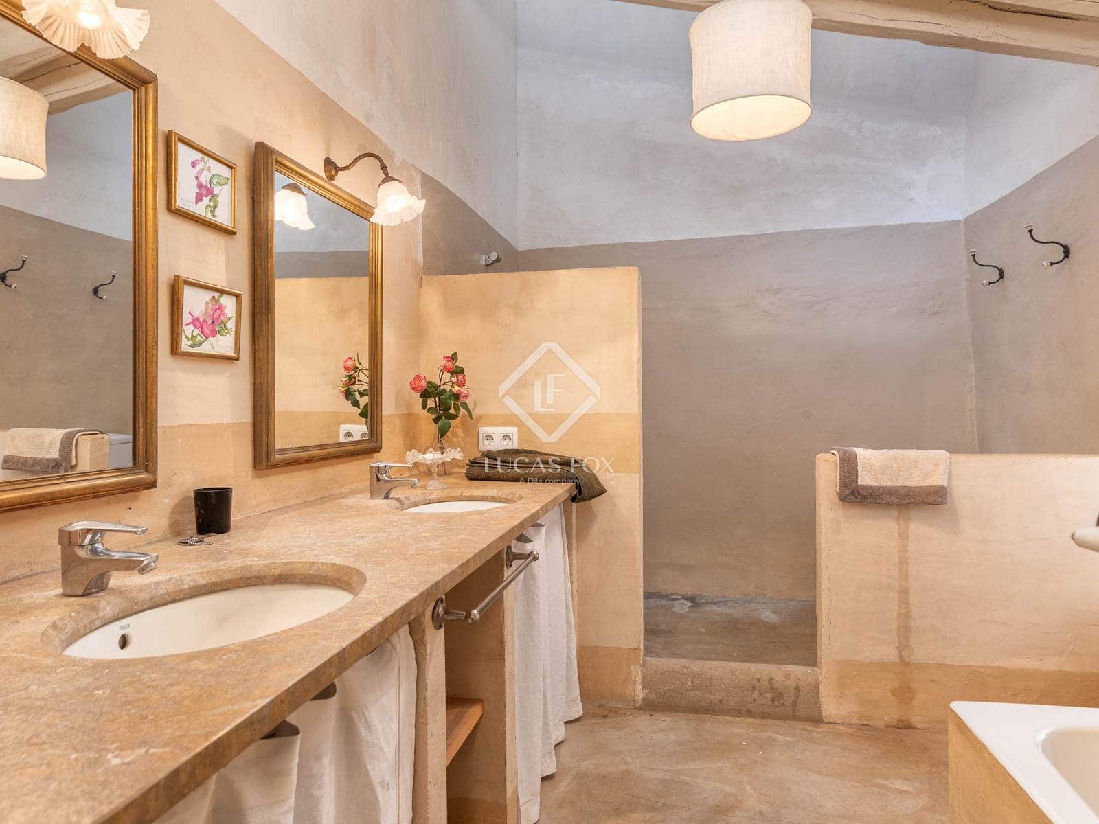 6 soveværelse Finca/Landehus til salg i Vilamacolum med swimmingpool - € 1.590.000 (Ref: 9360208)