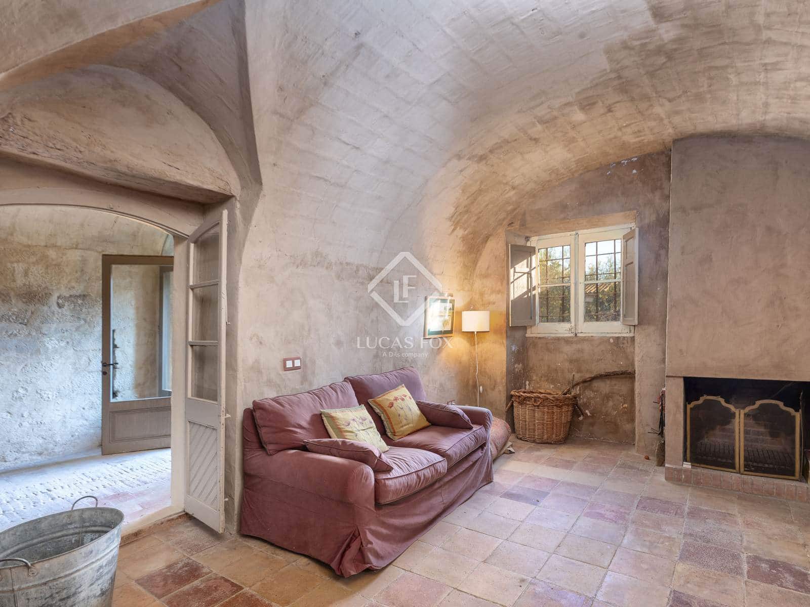 6 soveværelse Finca/Landehus til salg i Vilamacolum med swimmingpool - € 1.590.000 (Ref: 9360208)