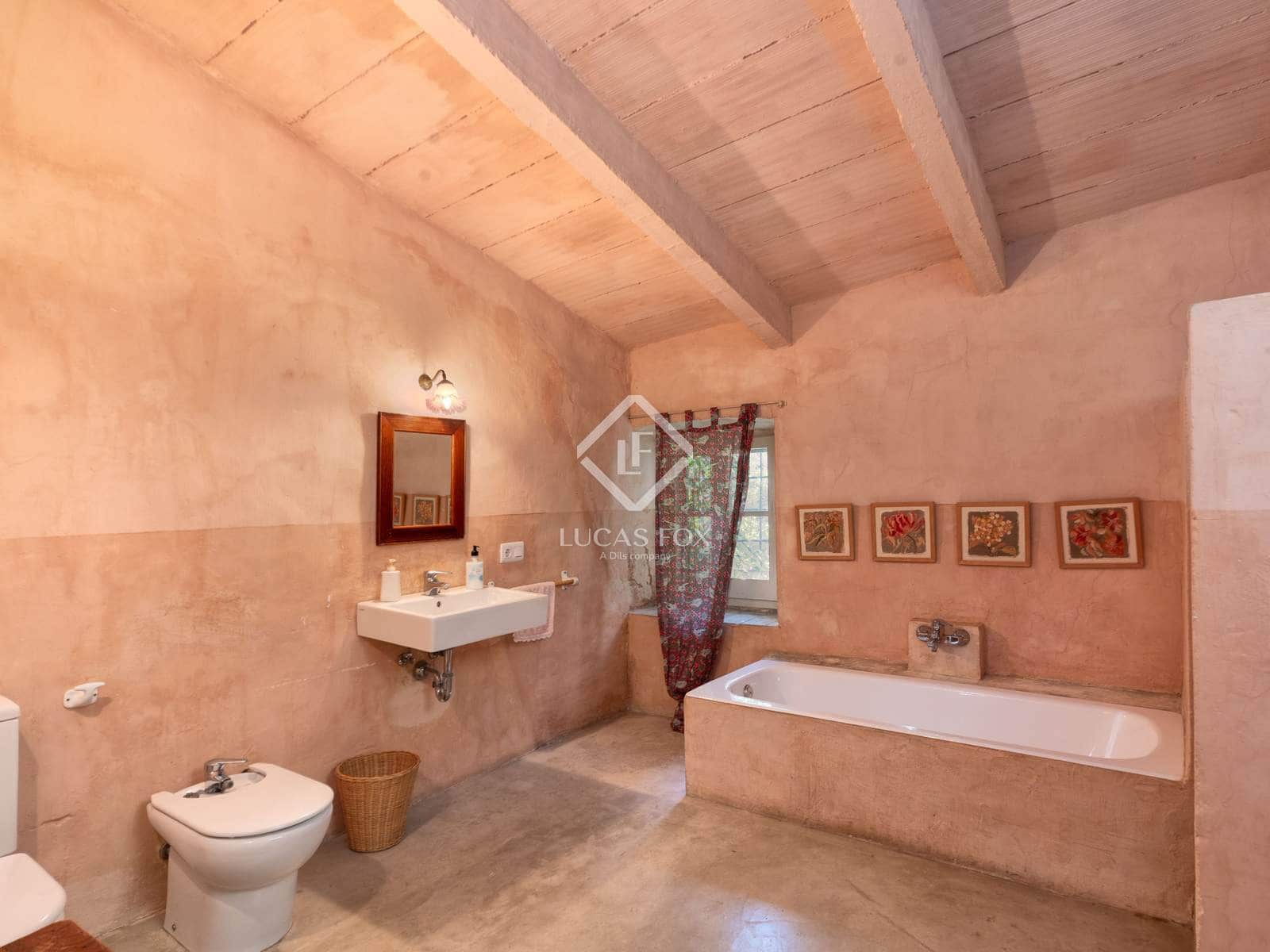 6 soveværelse Finca/Landehus til salg i Vilamacolum med swimmingpool - € 1.590.000 (Ref: 9360208)