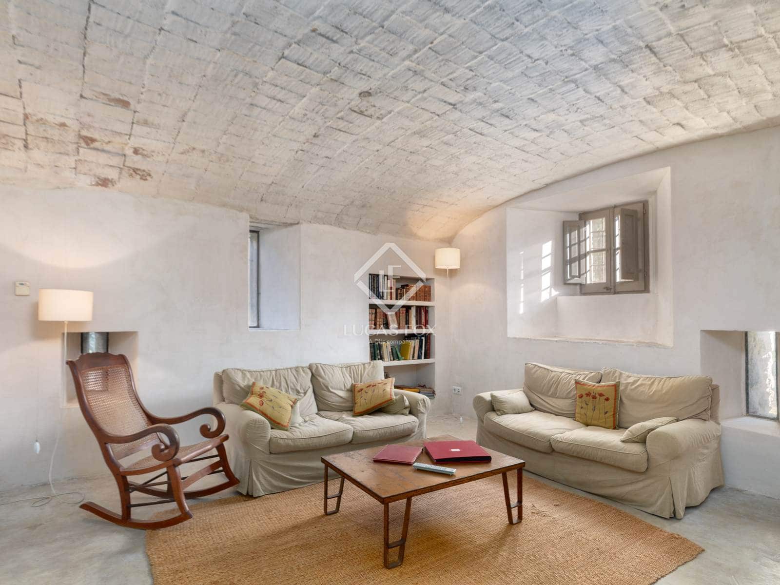 6 soveværelse Finca/Landehus til salg i Vilamacolum med swimmingpool - € 1.590.000 (Ref: 9360208)