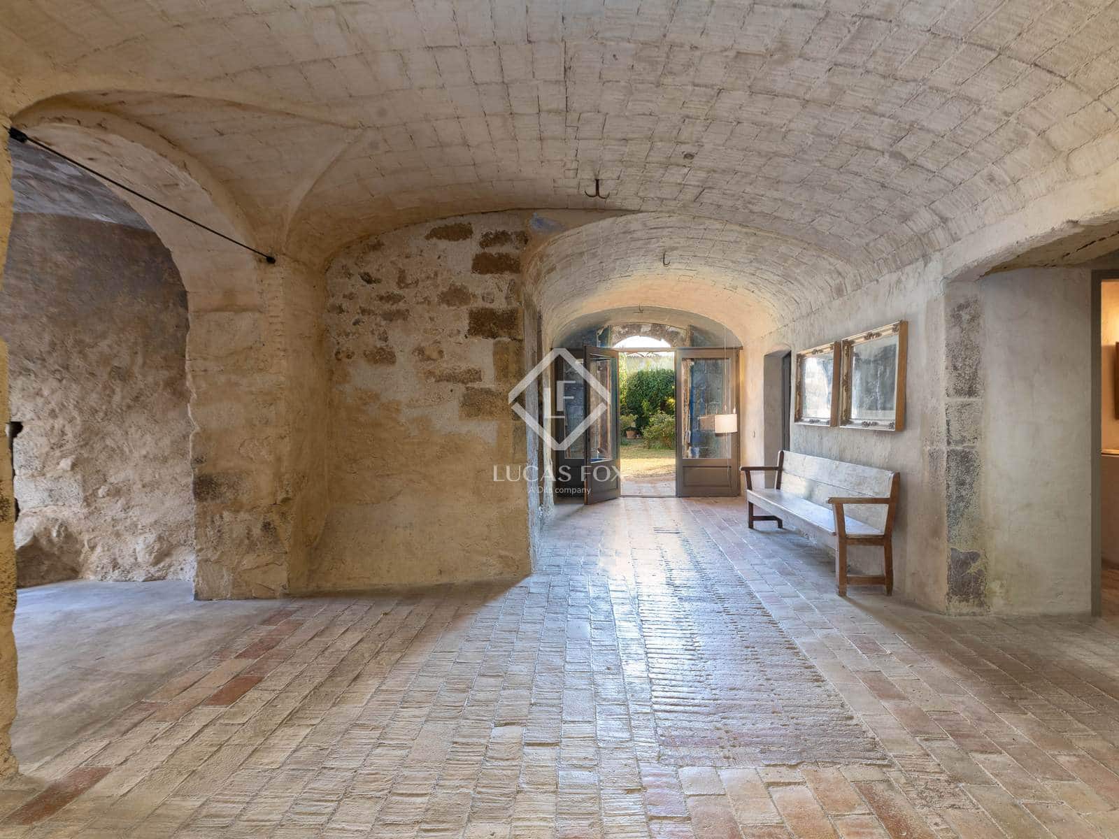 6 soveværelse Finca/Landehus til salg i Vilamacolum med swimmingpool - € 1.590.000 (Ref: 9360208)