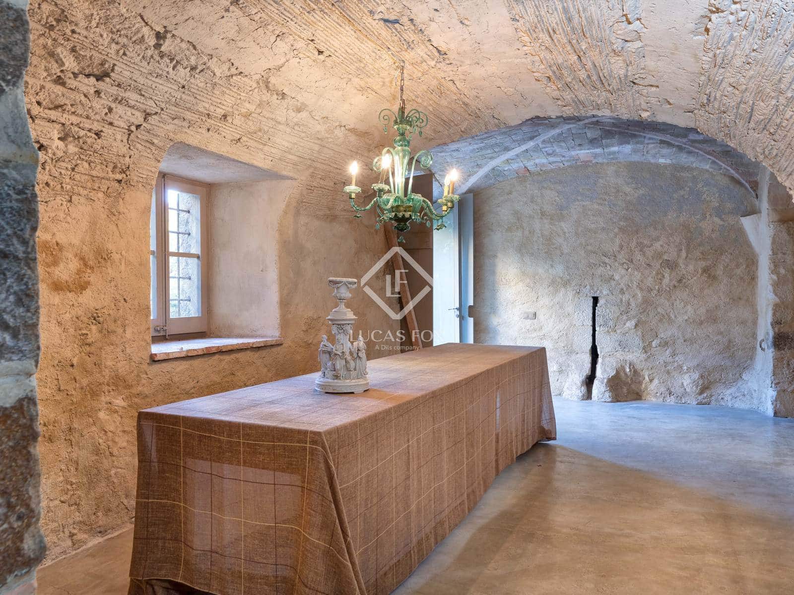 6 soveværelse Finca/Landehus til salg i Vilamacolum med swimmingpool - € 1.590.000 (Ref: 9360208)