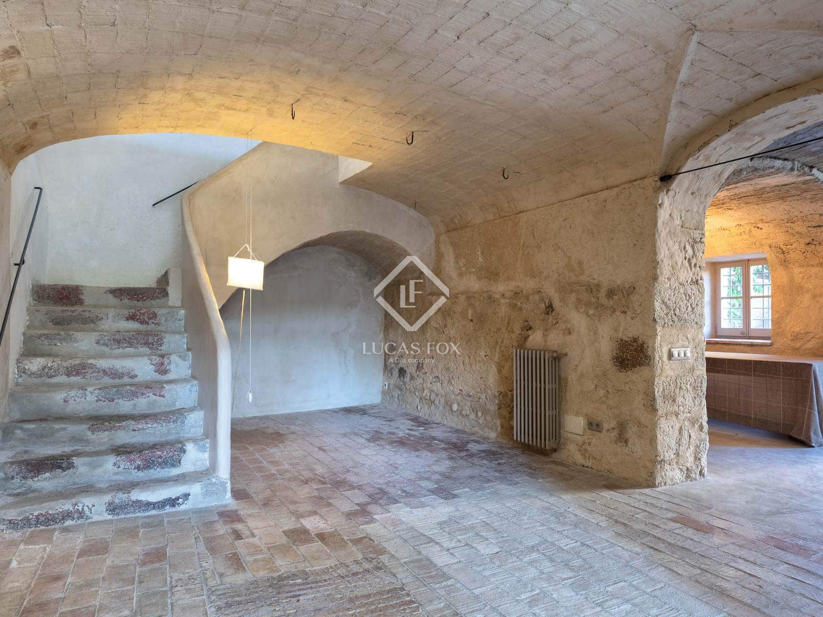 6 soveværelse Finca/Landehus til salg i Vilamacolum med swimmingpool - € 1.590.000 (Ref: 9360208)