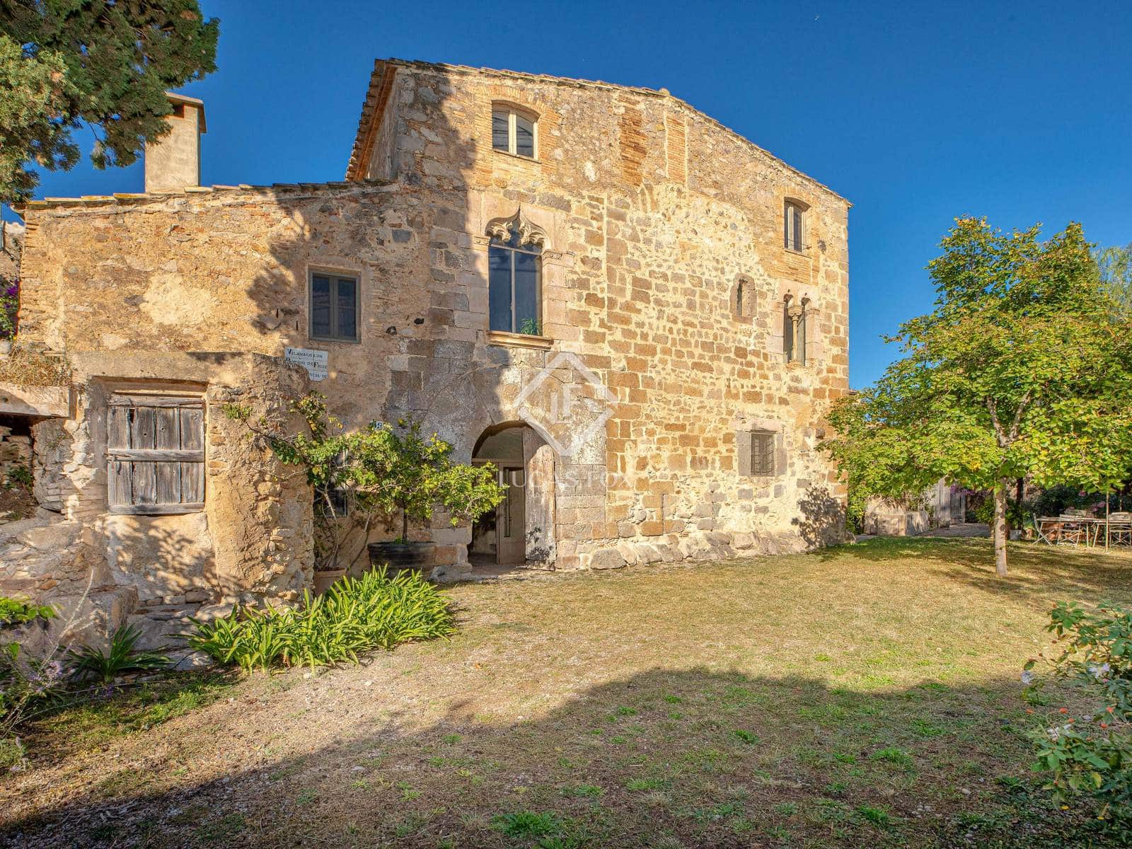 6 soveværelse Finca/Landehus til salg i Vilamacolum med swimmingpool - € 1.590.000 (Ref: 9360208)