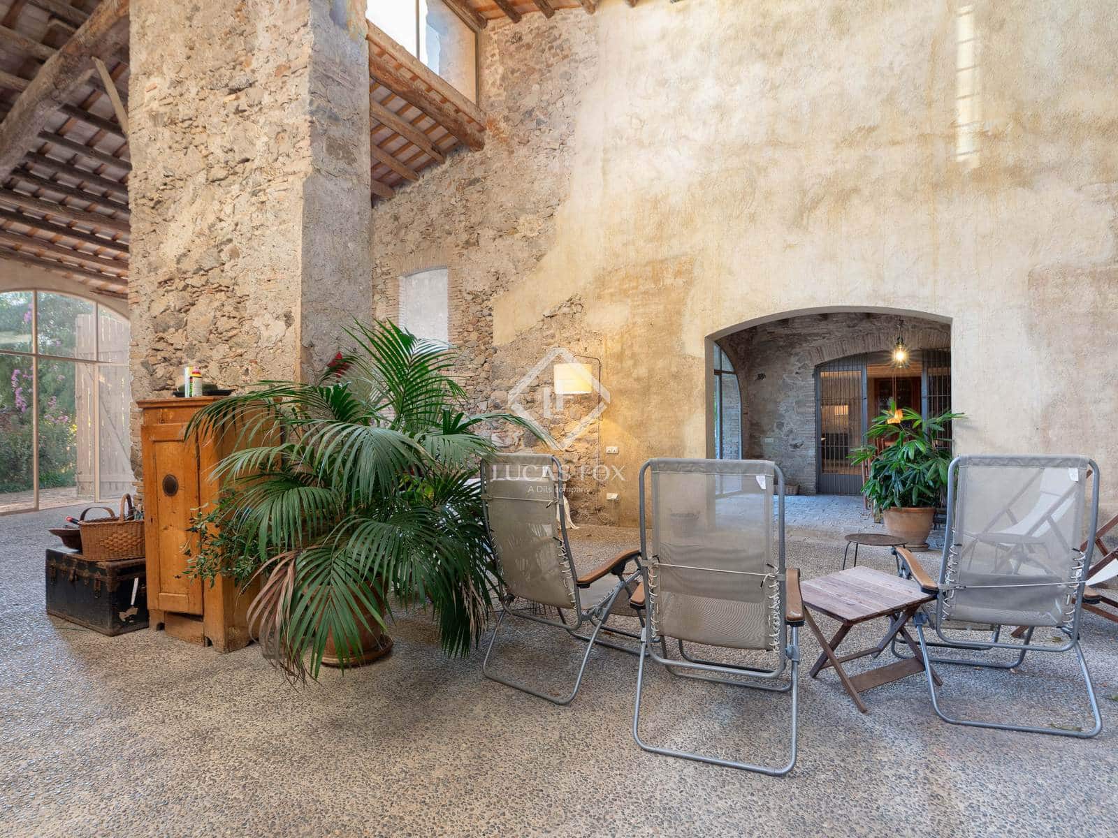 6 soveværelse Finca/Landehus til salg i Vilamacolum med swimmingpool - € 1.590.000 (Ref: 9360208)