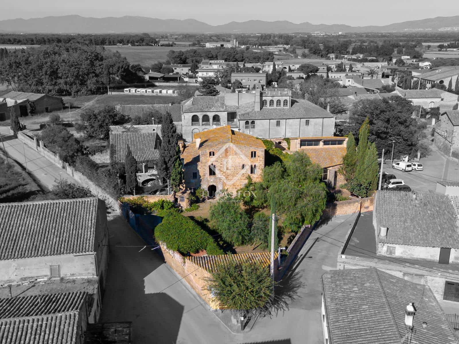 6 soveværelse Finca/Landehus til salg i Vilamacolum med swimmingpool - € 1.590.000 (Ref: 9360208)