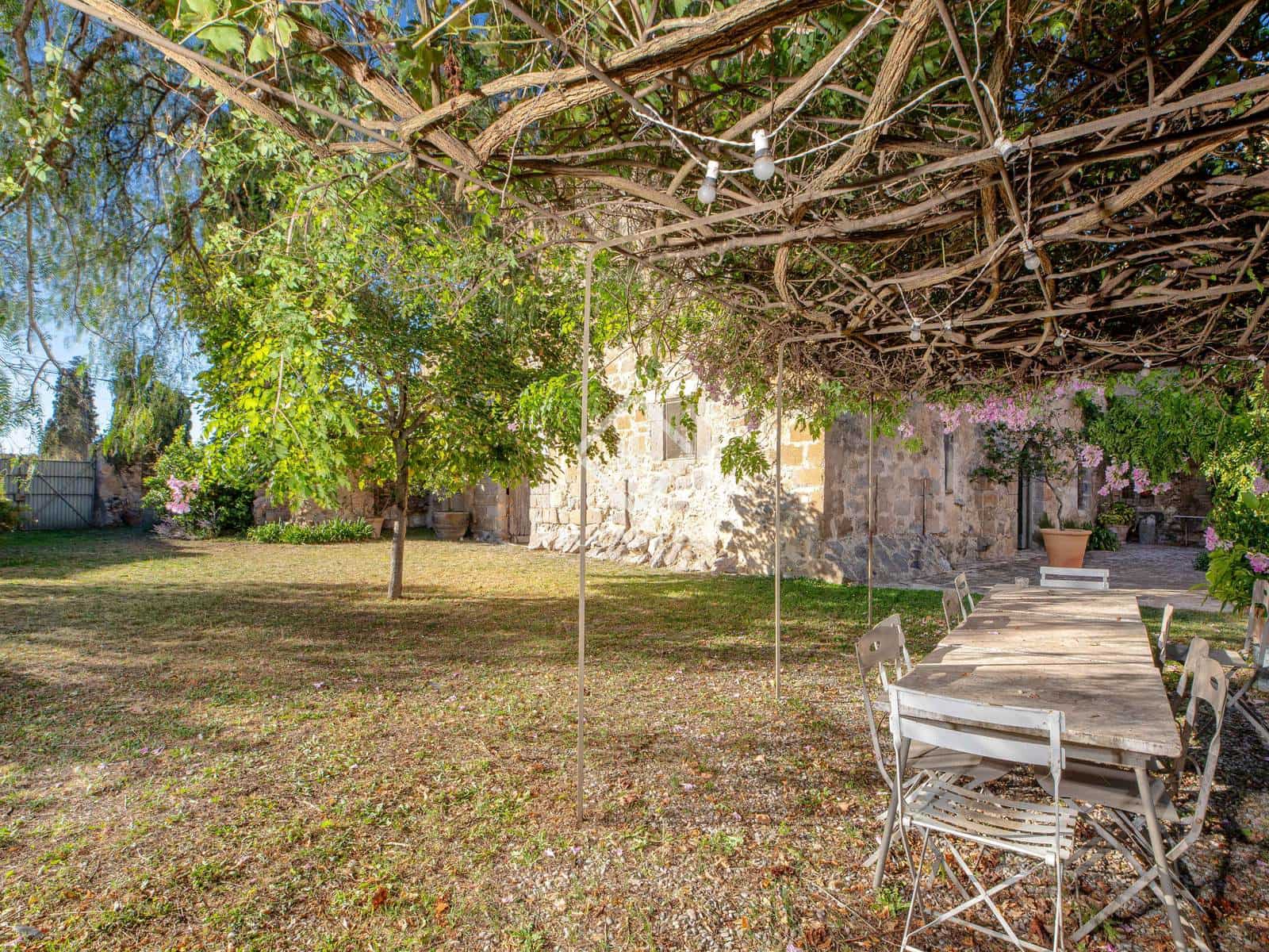 6 soveværelse Finca/Landehus til salg i Vilamacolum med swimmingpool - € 1.590.000 (Ref: 9360208)