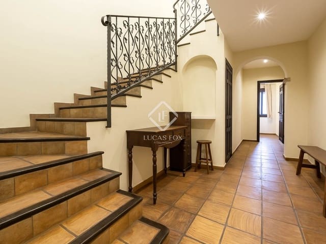 6 bedroom Villa for sale in Alicante / Alacant city with pool garage - € 1,350,000 (Ref: 9360444)