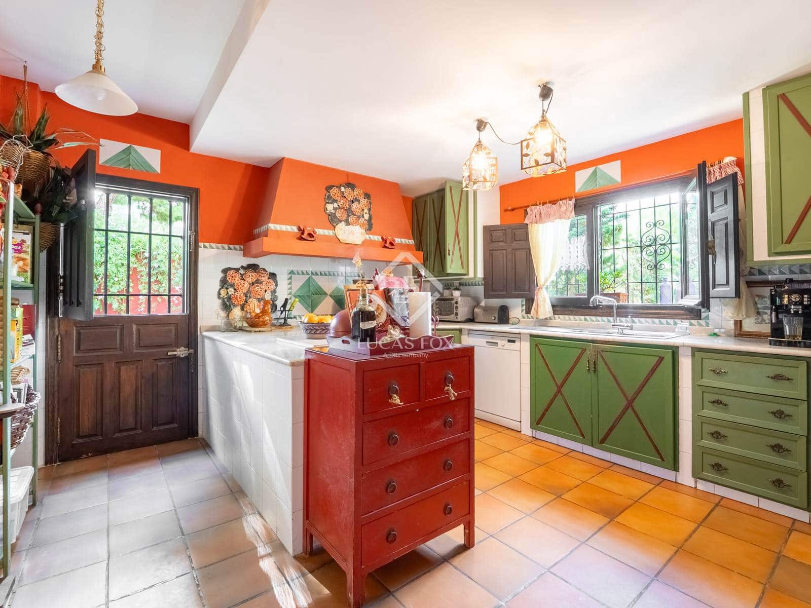 6 bedroom Villa for sale in Alicante / Alacant city with pool garage - € 1,350,000 (Ref: 9360444)