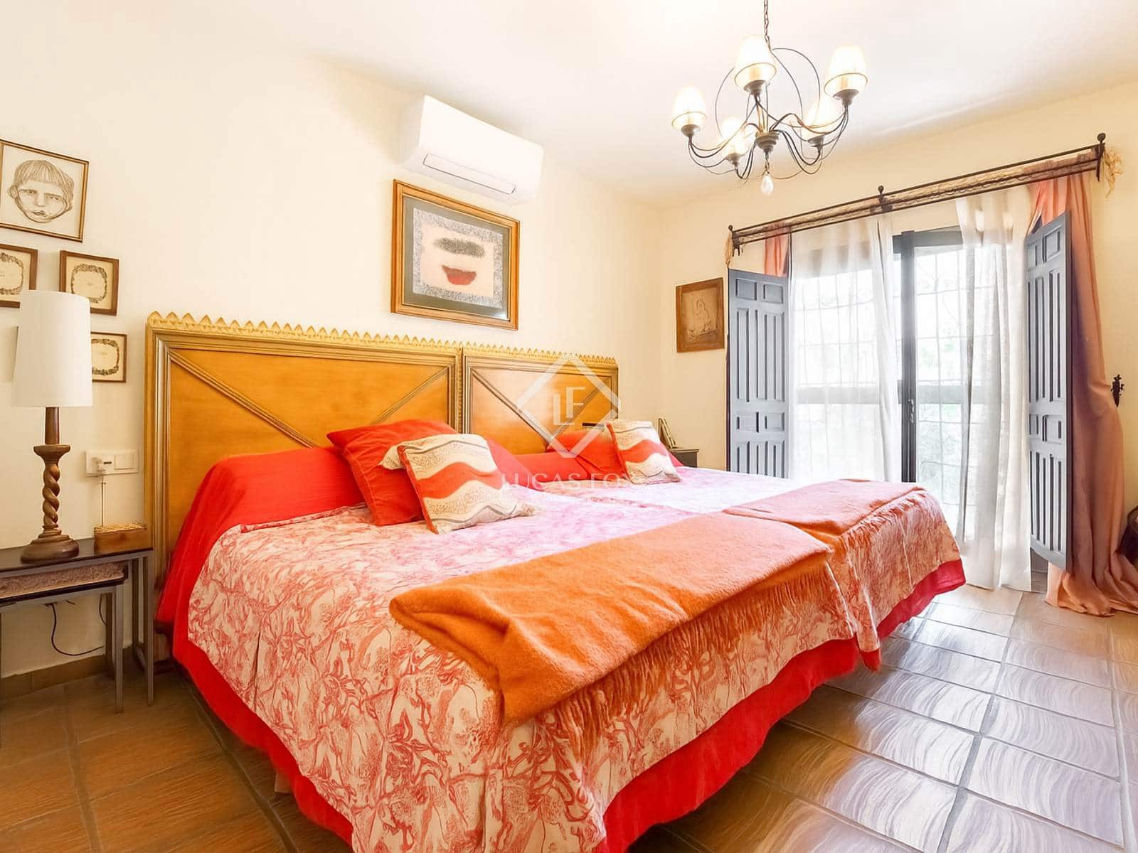 6 bedroom Villa for sale in Alicante / Alacant city with pool garage - € 1,350,000 (Ref: 9360444)