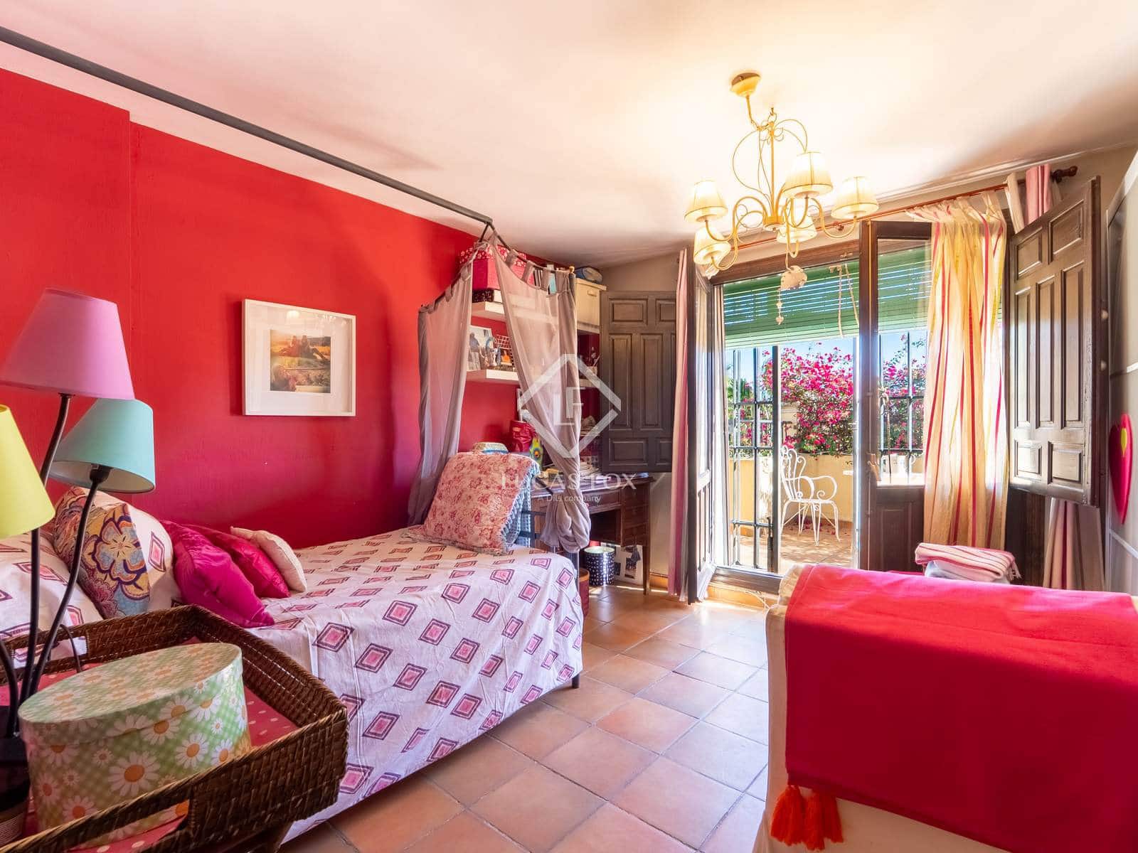 6 bedroom Villa for sale in Alicante / Alacant city with pool garage - € 1,350,000 (Ref: 9360444)