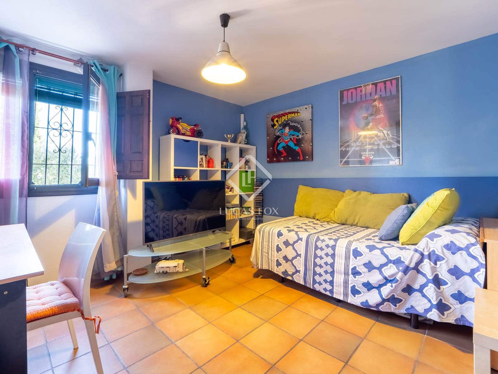 6 bedroom Villa for sale in Alicante / Alacant city with pool garage - € 1,350,000 (Ref: 9360444)