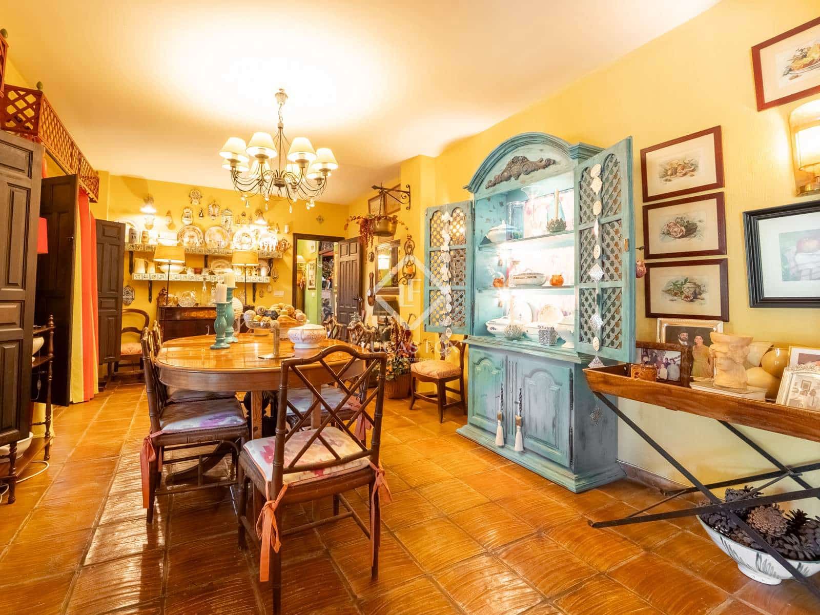 6 bedroom Villa for sale in Alicante / Alacant city with pool garage - € 1,350,000 (Ref: 9360444)