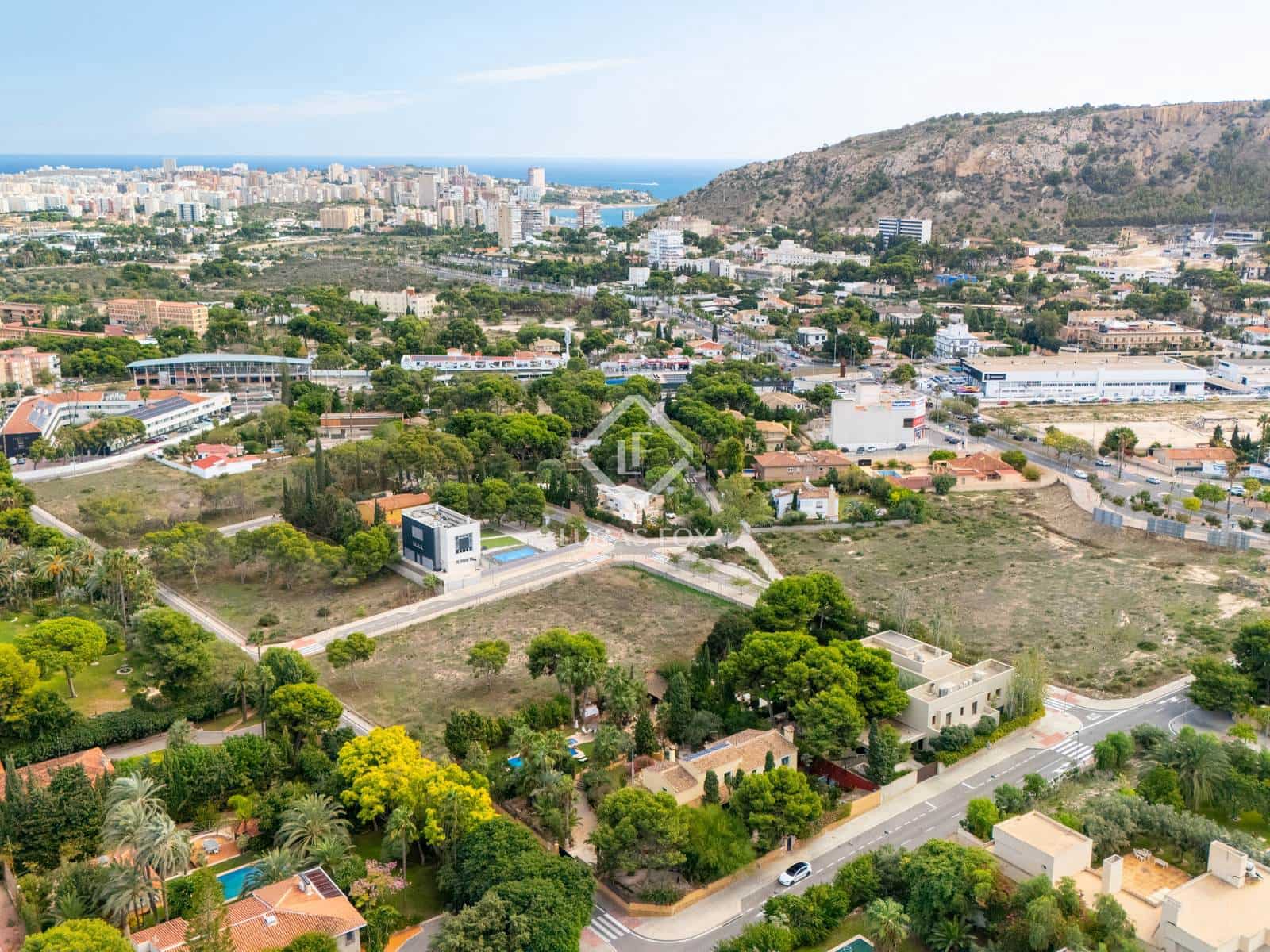 6 bedroom Villa for sale in Alicante / Alacant city with pool garage - € 1,350,000 (Ref: 9360444)