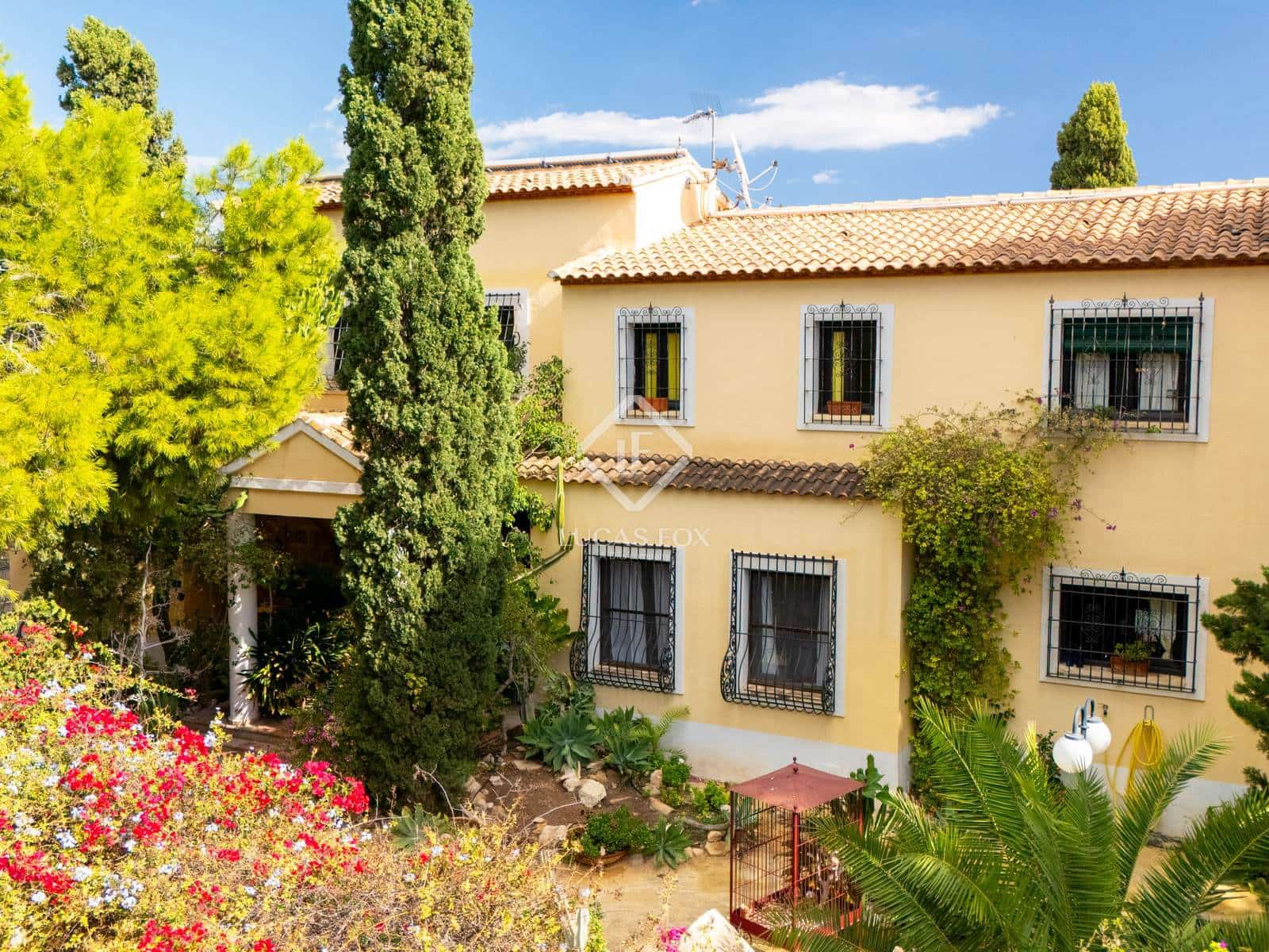 6 bedroom Villa for sale in Alicante / Alacant city with pool garage - € 1,350,000 (Ref: 9360444)