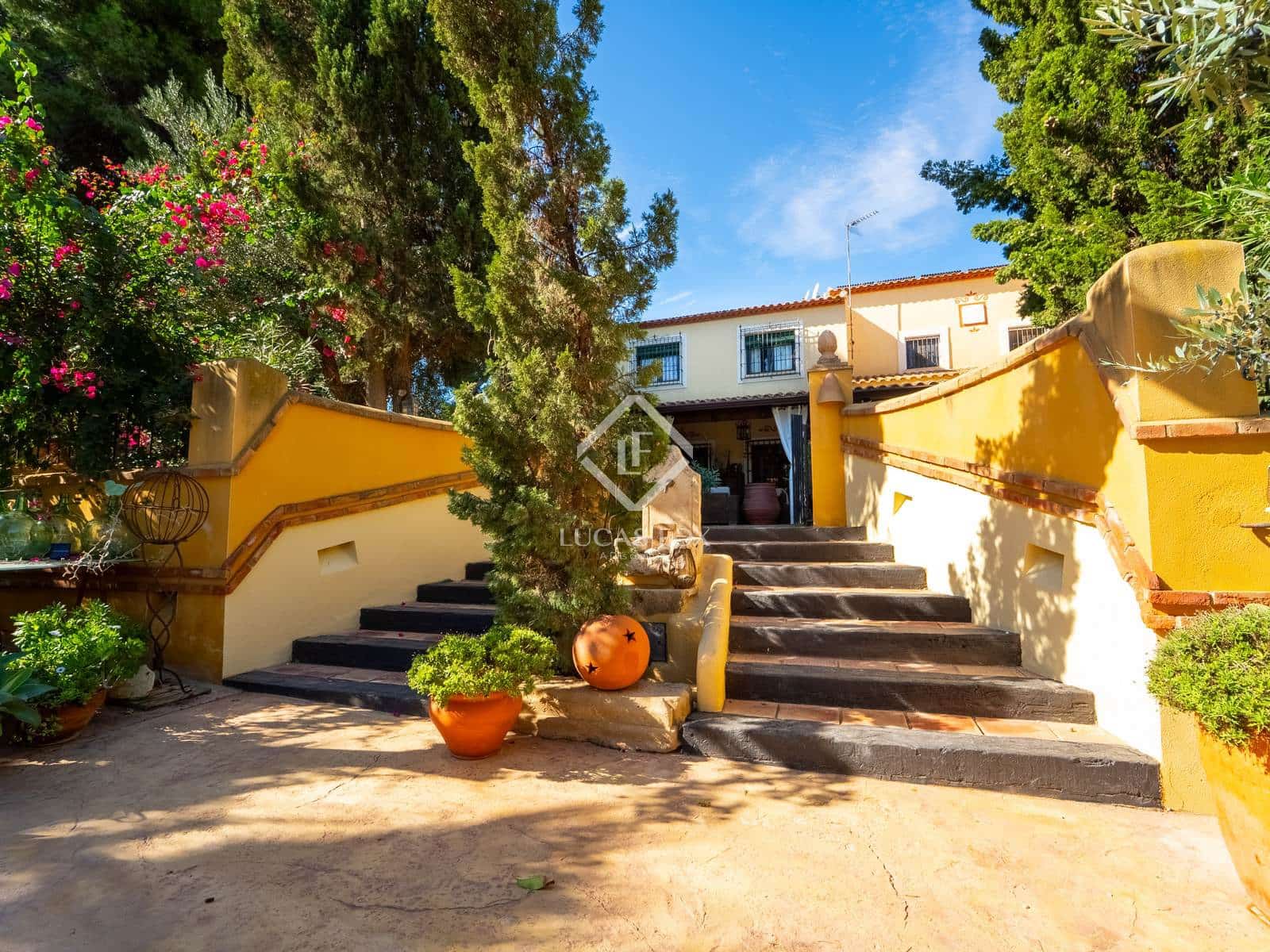 6 bedroom Villa for sale in Alicante / Alacant city with pool garage - € 1,350,000 (Ref: 9360444)