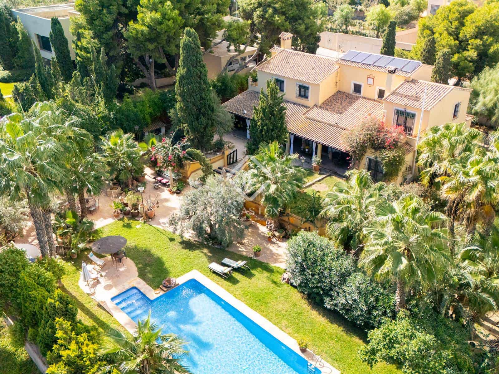 6 bedroom Villa for sale in Alicante / Alacant city with pool garage - € 1,350,000 (Ref: 9360444)