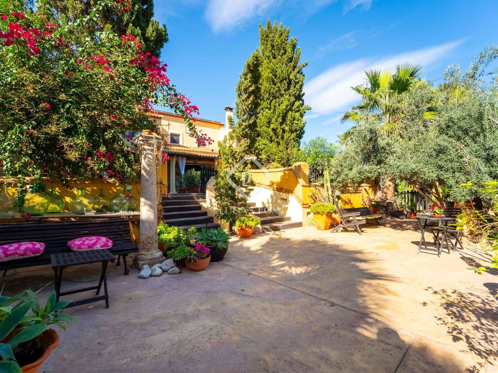 6 bedroom Villa for sale in Alicante / Alacant city with pool garage - € 1,350,000 (Ref: 9360444)