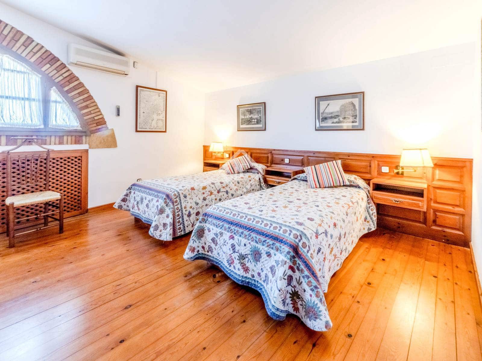 7 bedroom Finca/Country House for sale in Castellet i la Gornal with pool garage - € 1,250,000 (Ref: 9360447)