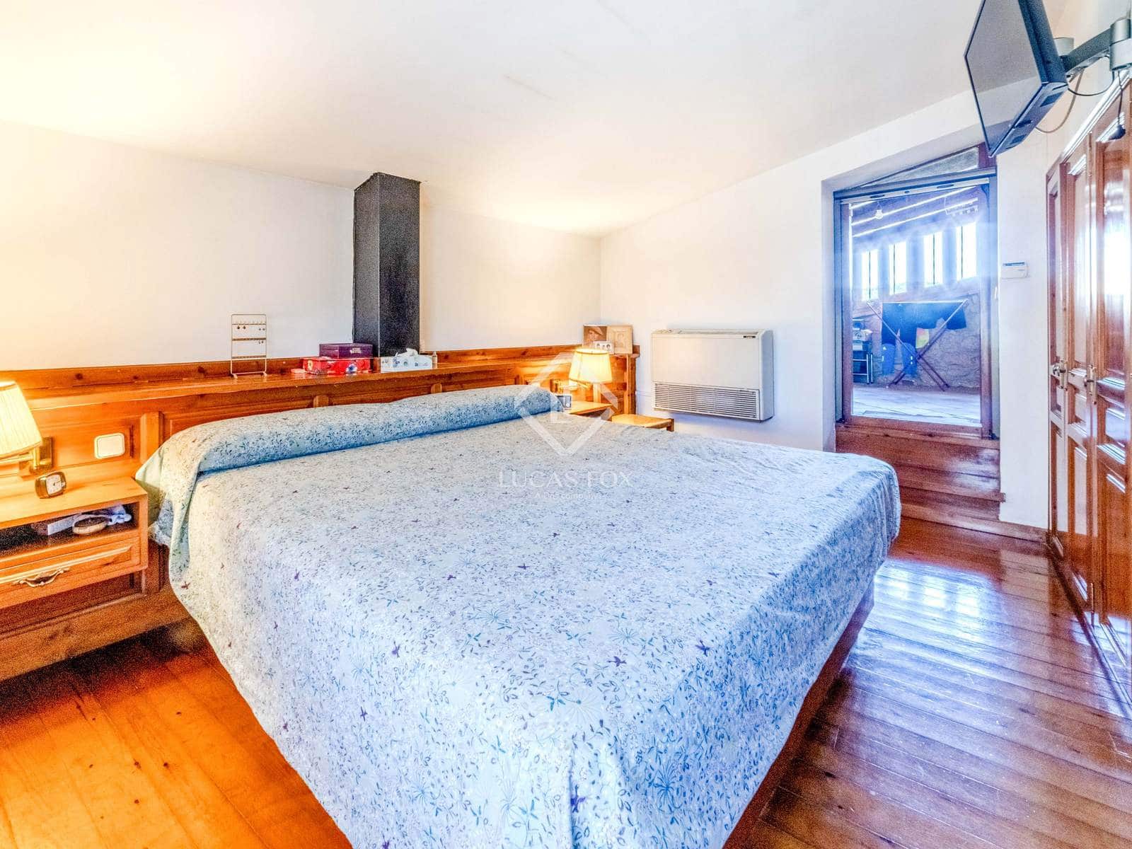 7 bedroom Finca/Country House for sale in Castellet i la Gornal with pool garage - € 1,250,000 (Ref: 9360447)