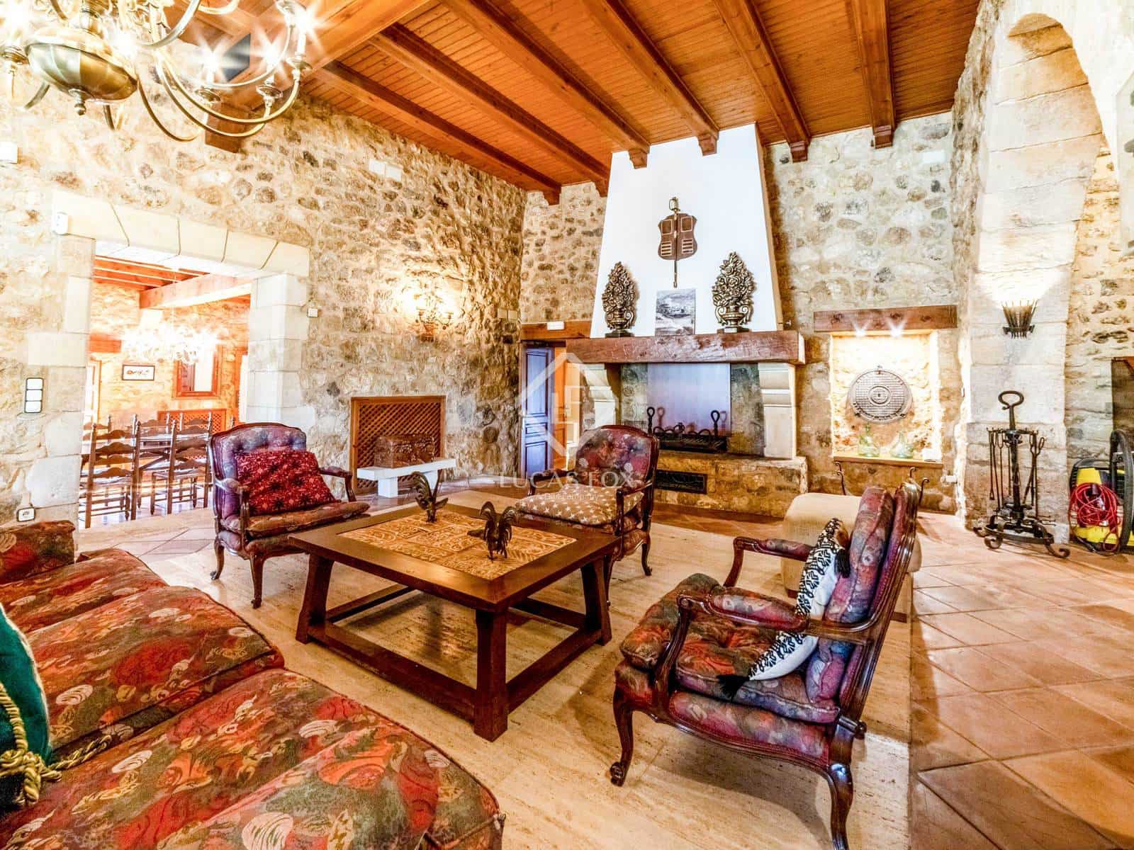 7 bedroom Finca/Country House for sale in Castellet i la Gornal with pool garage - € 1,250,000 (Ref: 9360447)