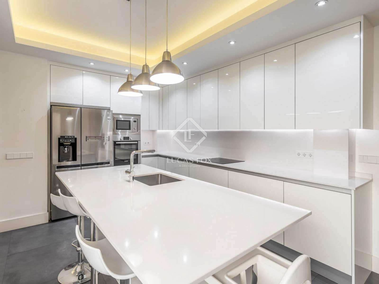 4 sovrum Lägenhet att hyra i Madrid stad med pool garage - 5 400 € (Ref: 9360893)