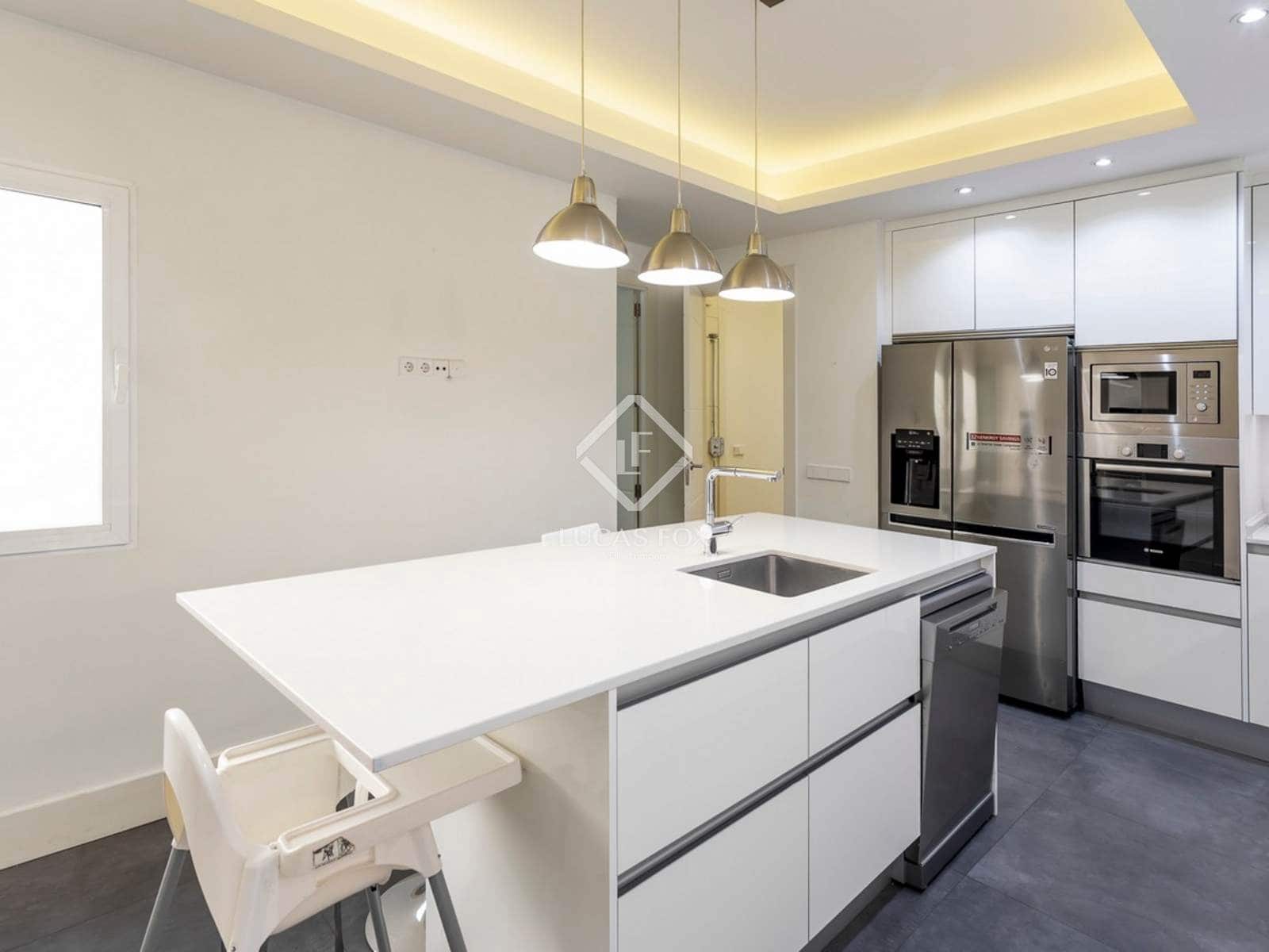 4 sovrum Lägenhet att hyra i Madrid stad med pool garage - 5 400 € (Ref: 9360893)