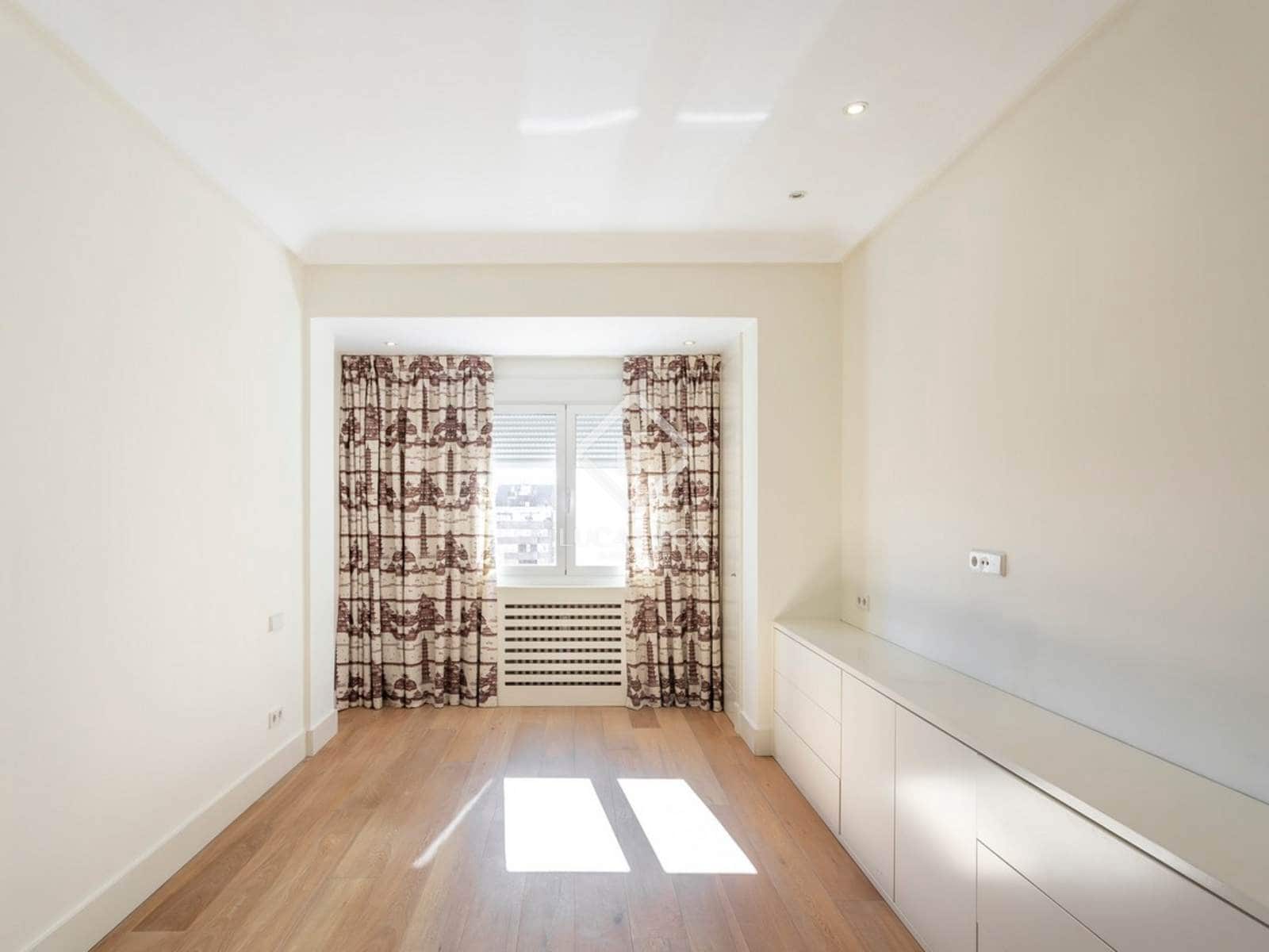 4 sovrum Lägenhet att hyra i Madrid stad med pool garage - 5 400 € (Ref: 9360893)