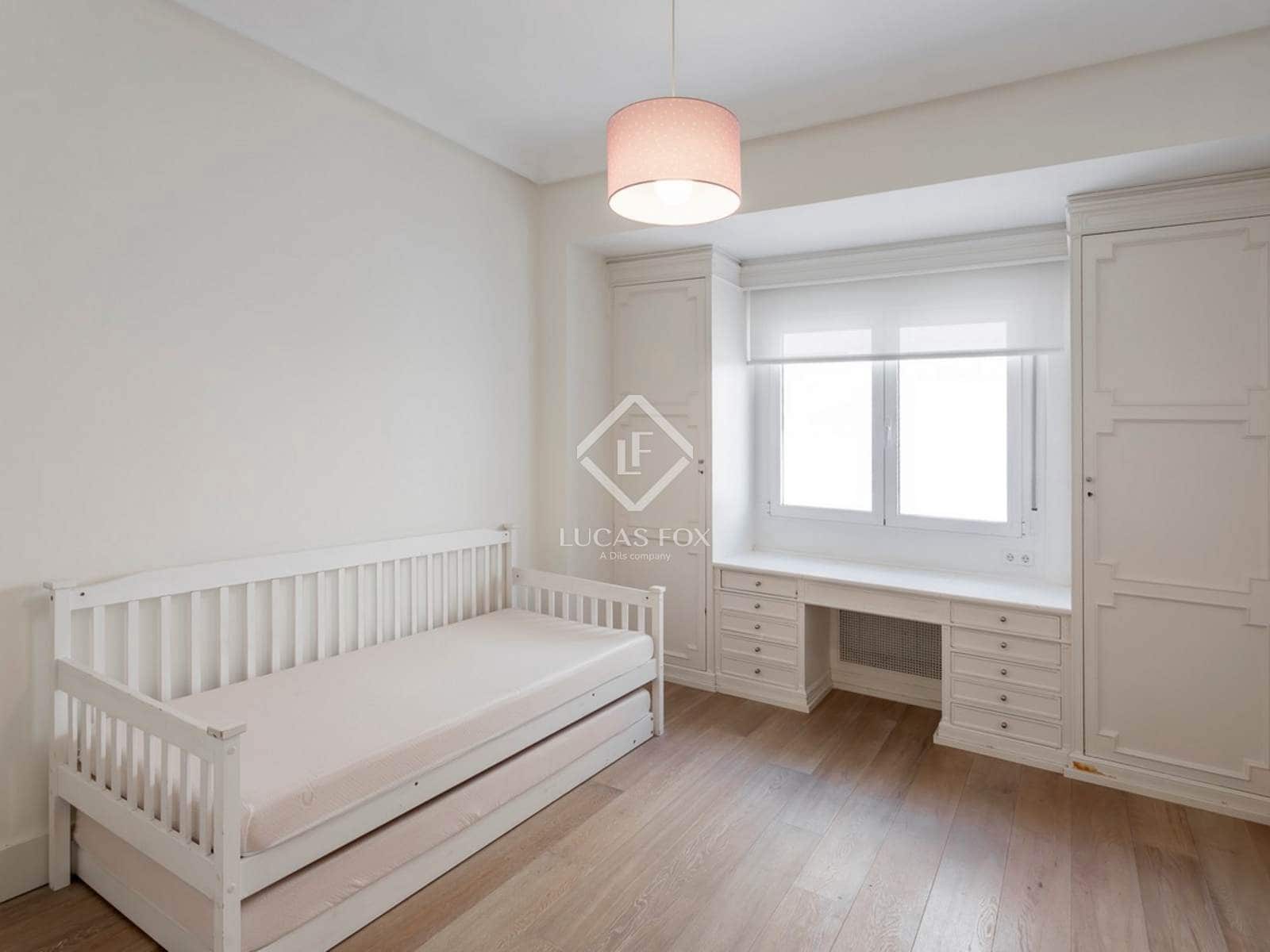 4 sovrum Lägenhet att hyra i Madrid stad med pool garage - 5 400 € (Ref: 9360893)